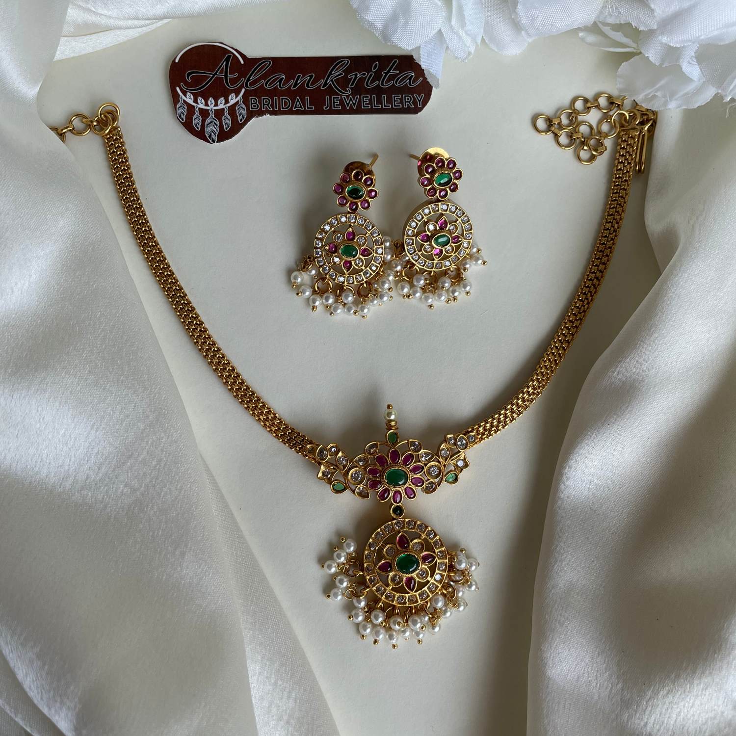 Simple Neckpiece