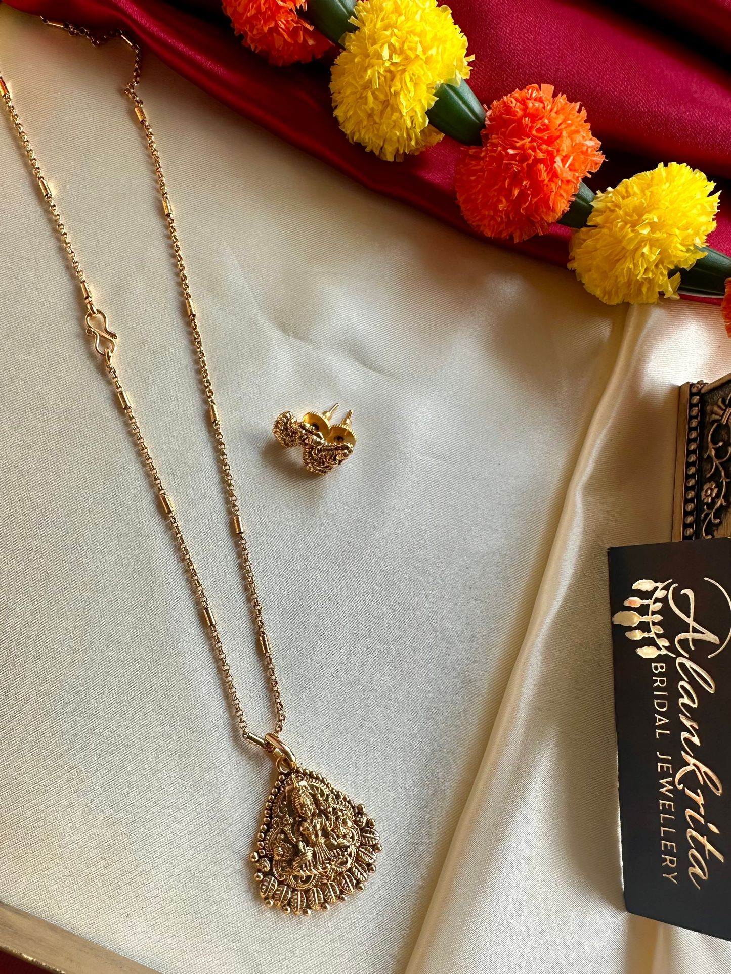 Simple Short Necklace Chain with Lakshmi Pendant
