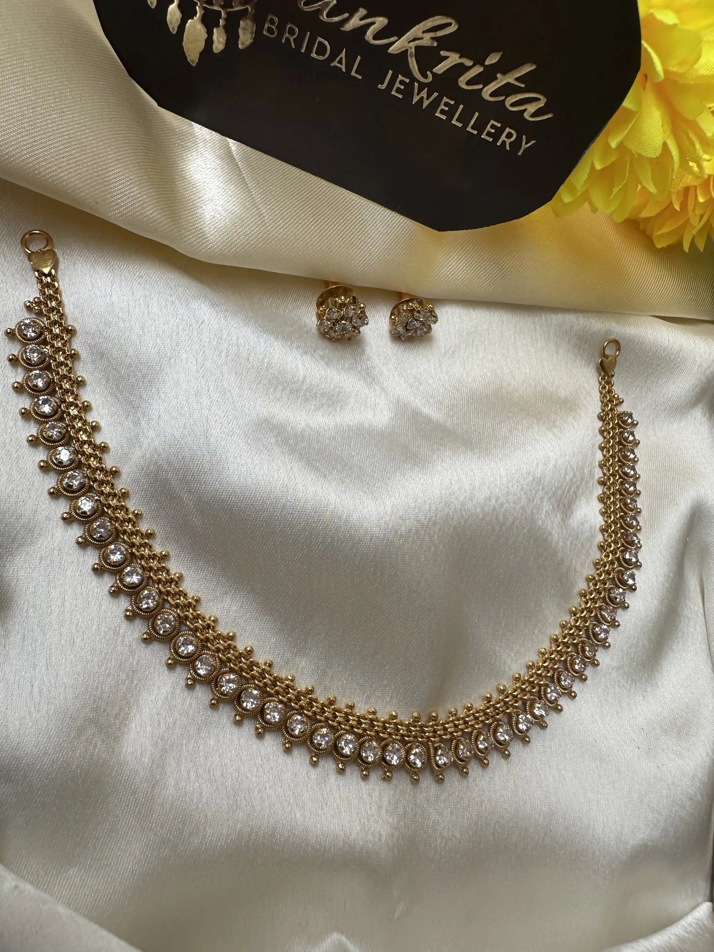 Simple Short Necklace with White AD Stones