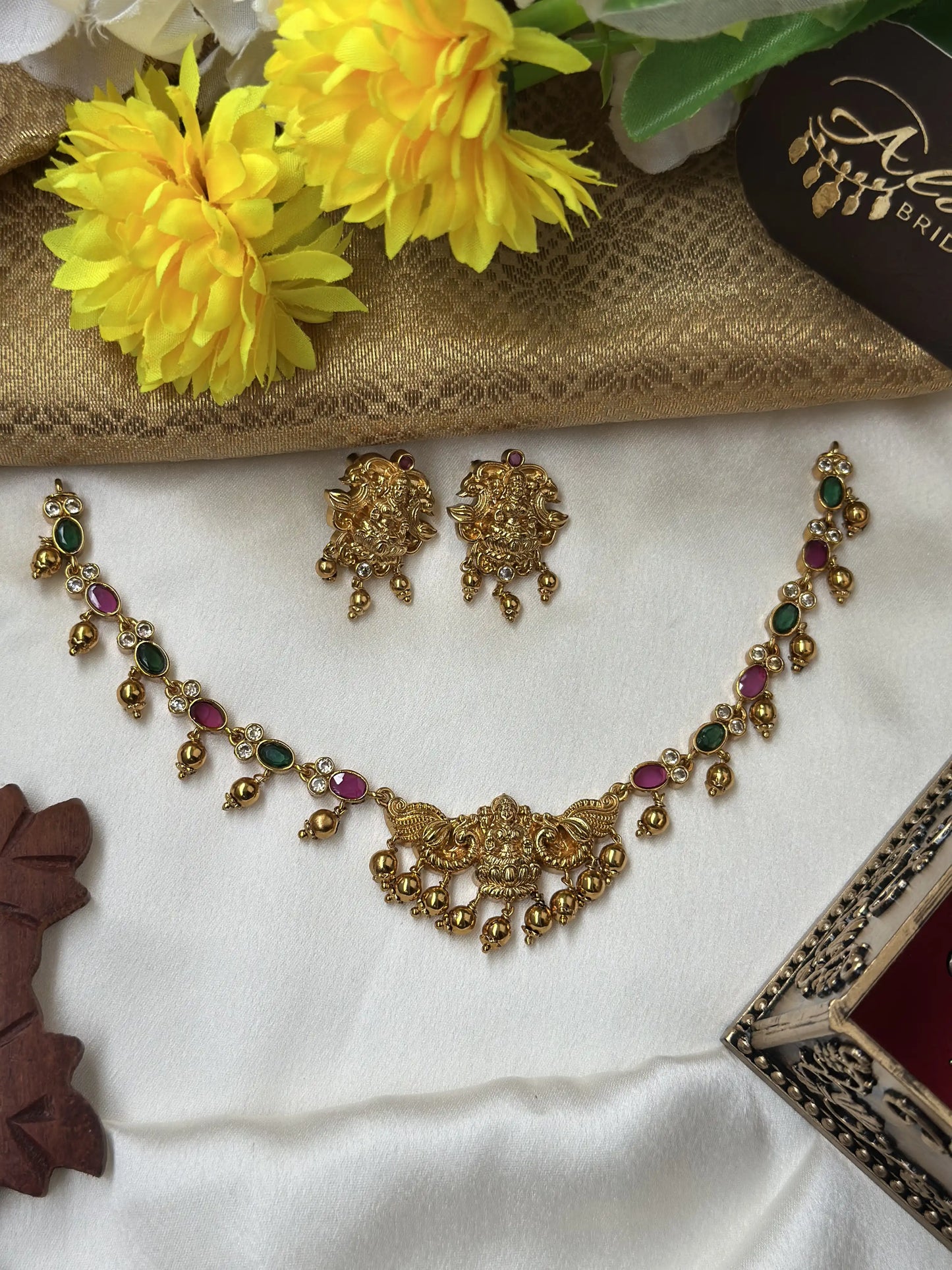 Short Temple Necklace with Golden Beads