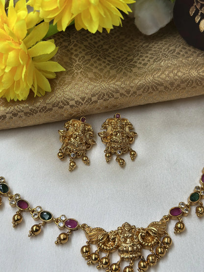Short Temple Necklace with Golden Beads