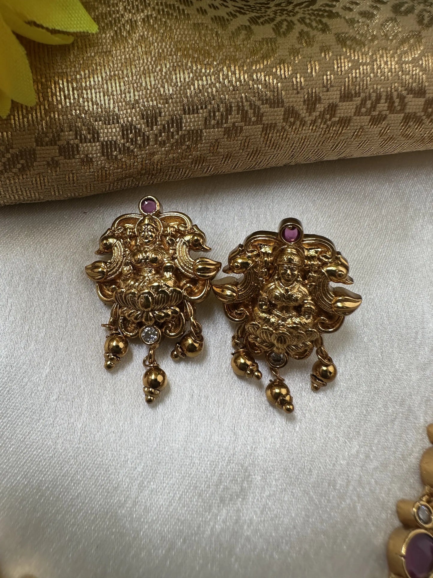 Short Temple Ruby Necklace with Golden Beads