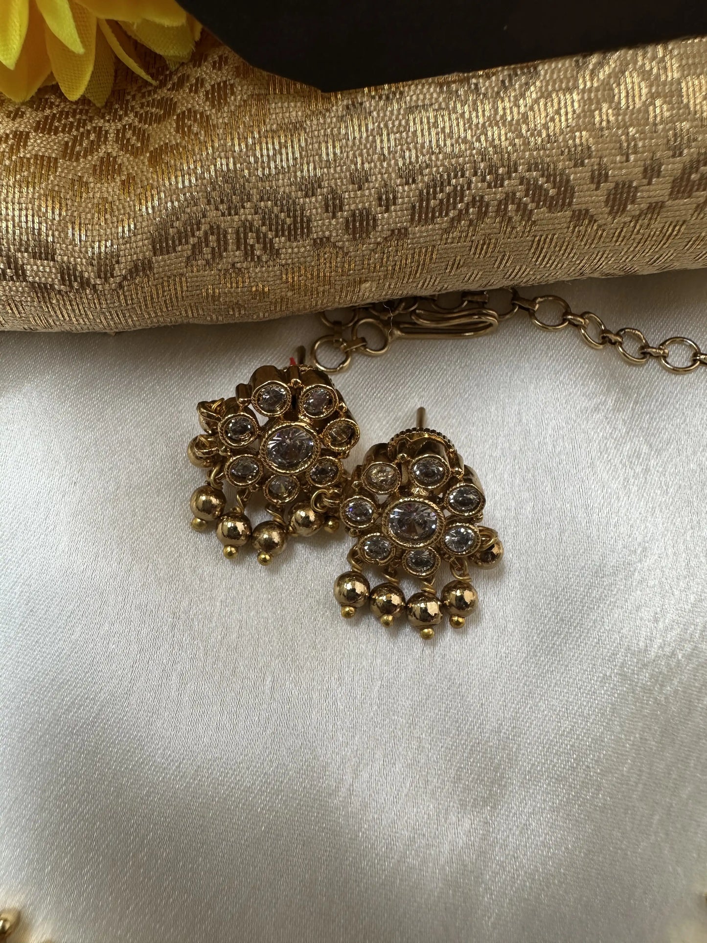 Premium Short Necklace with White Stones