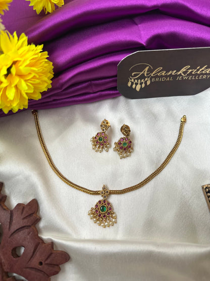 Simple Attigai with Kemp Stones