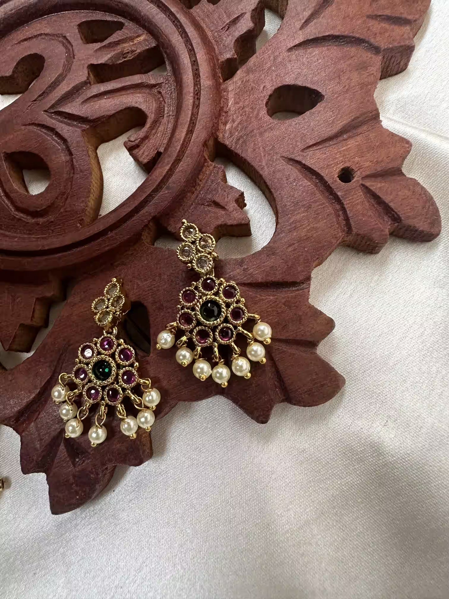 Simple Attigai with Kemp Stones