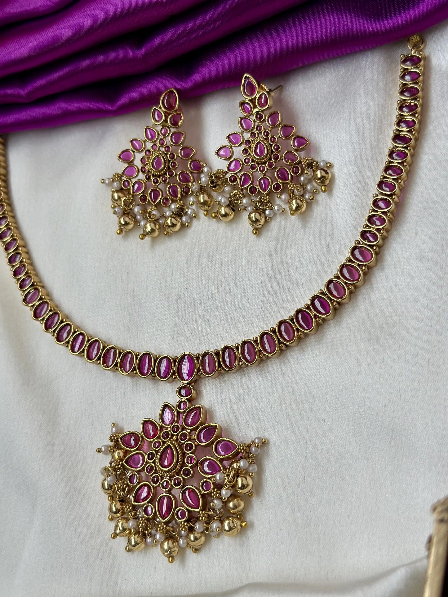 Premium Short Kemp Necklace with Ruby Stones