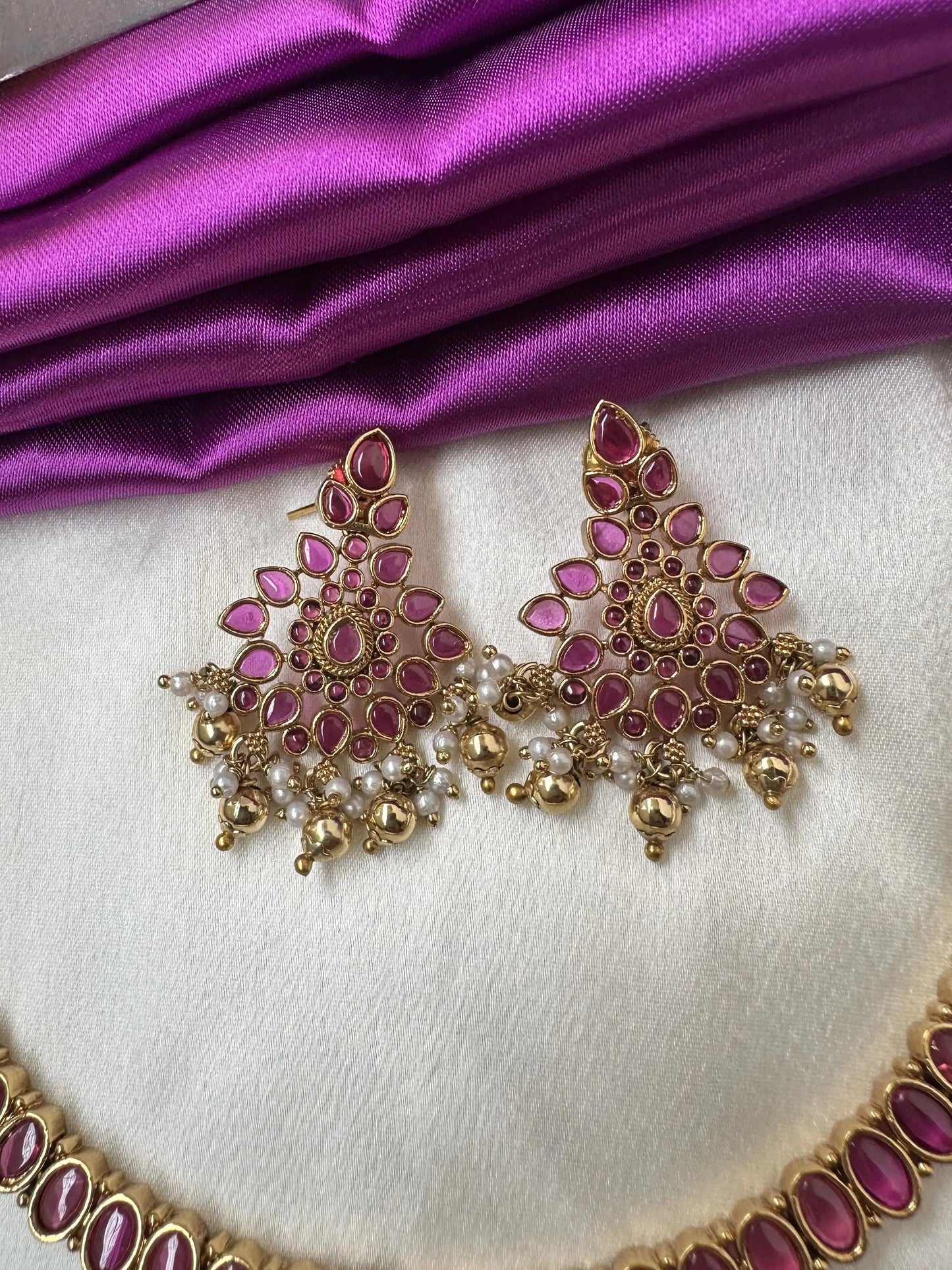 Premium Short Kemp Necklace with Ruby Stones
