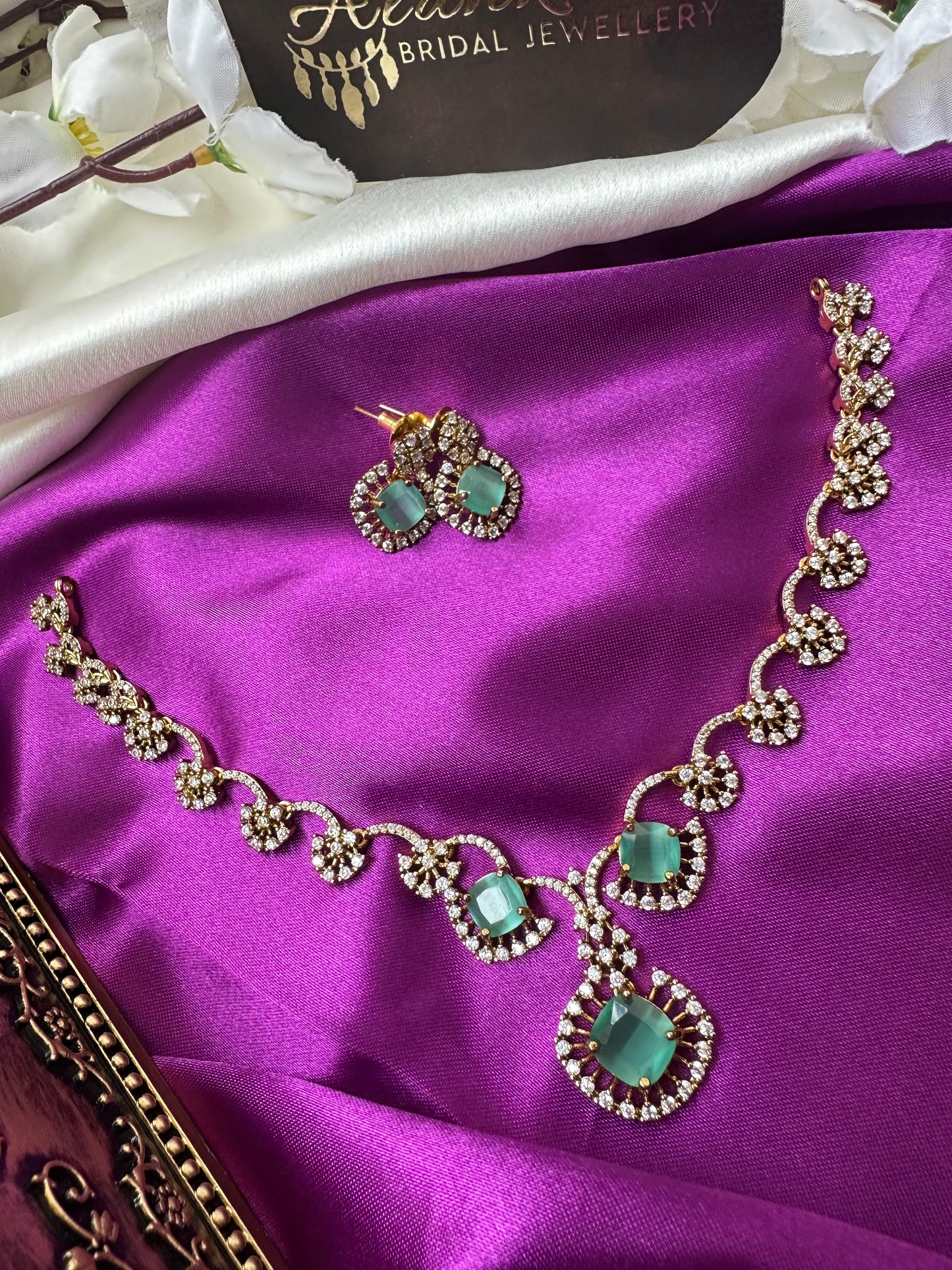 Diamond Inspired Short Necklace with Mint Green Stones