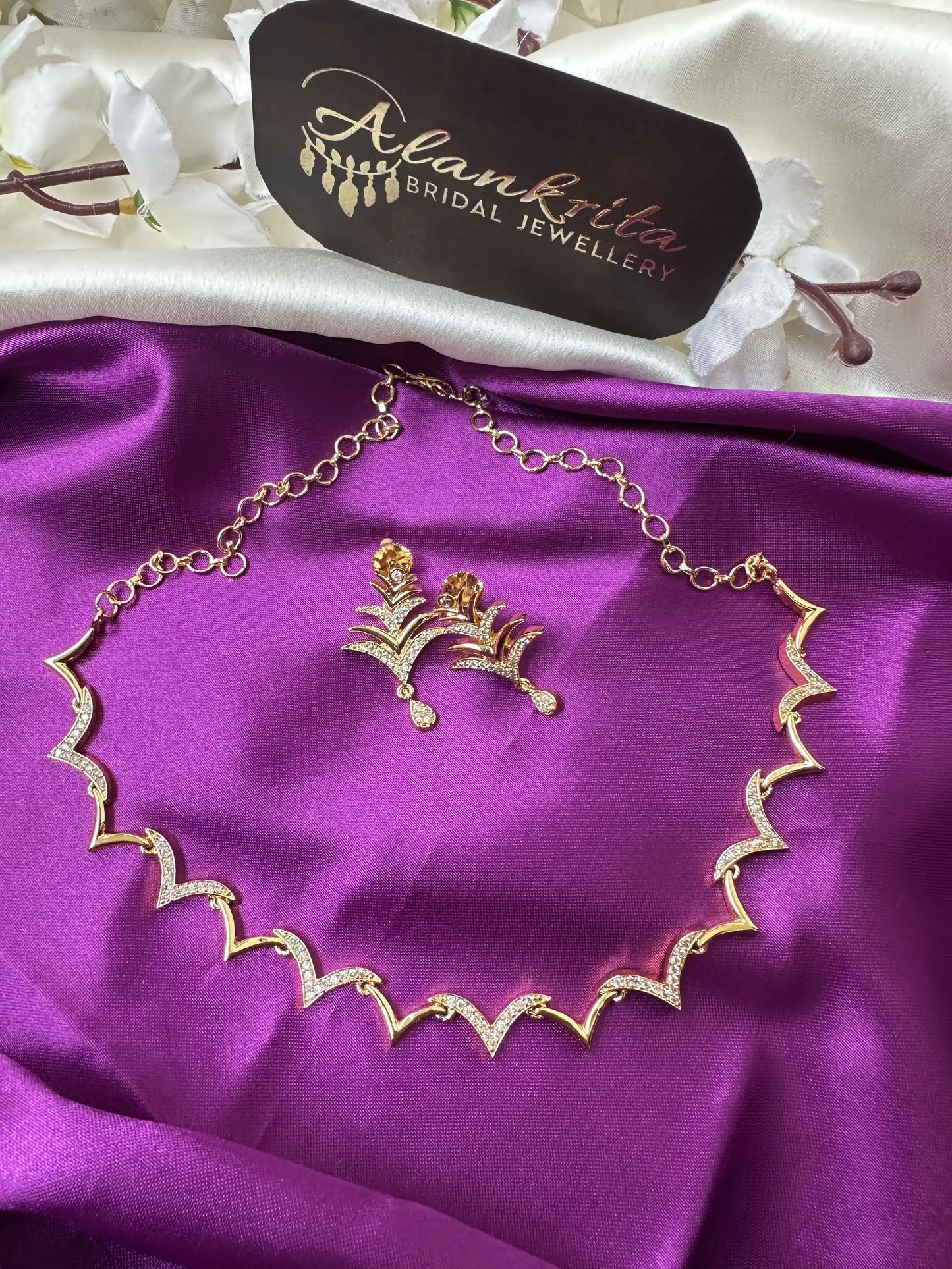 Diamond Patterned Necklace with AD Stones