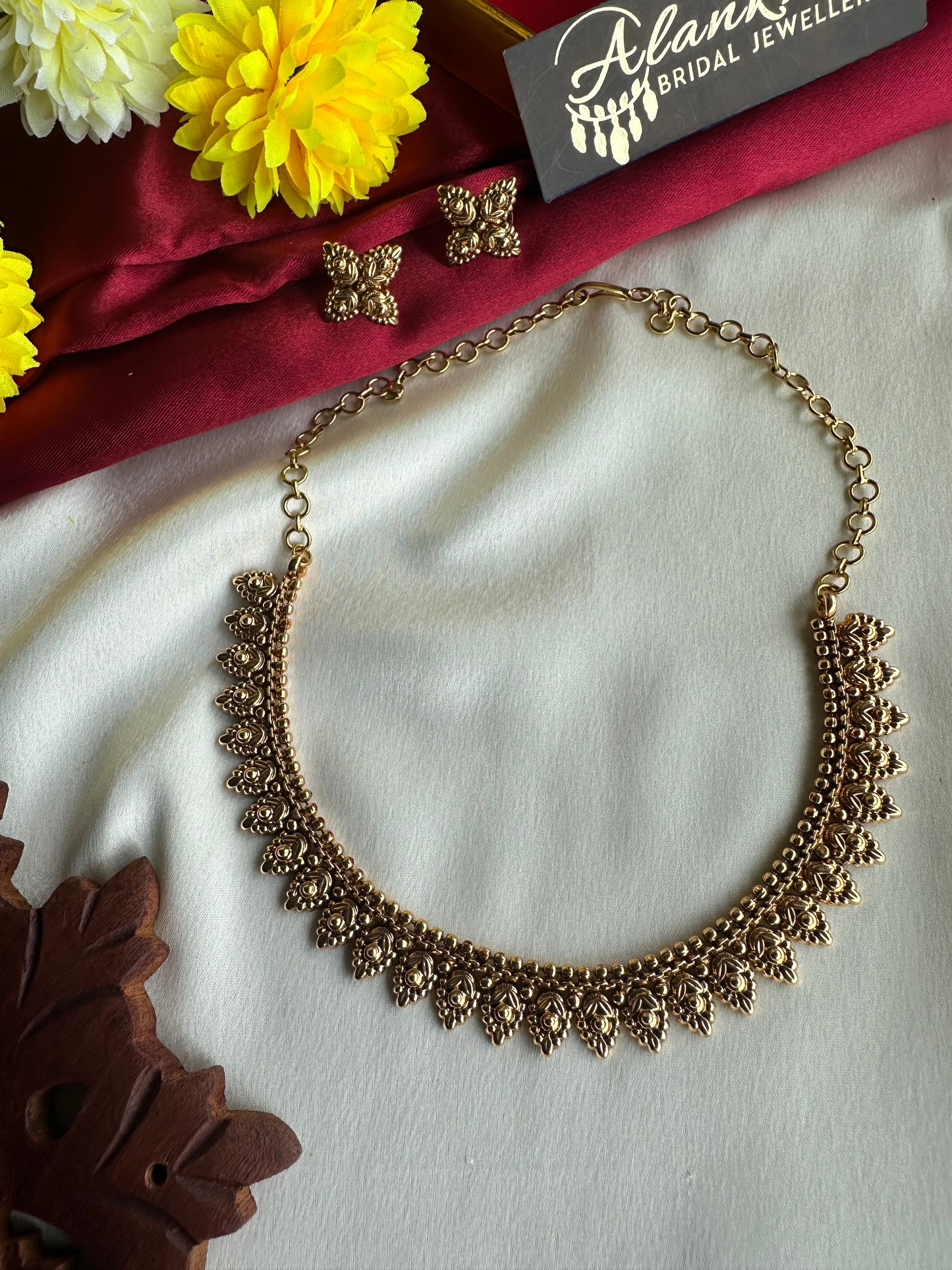 Premium Gold Look Alike Short Necklace