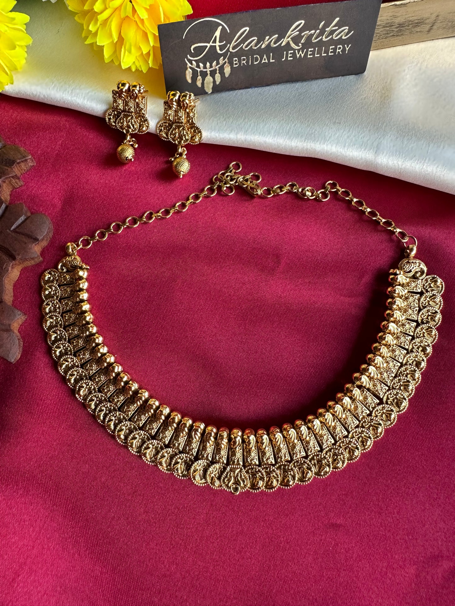 Premium Gold Look Alike Short Necklace