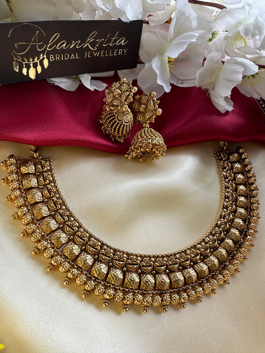 Premium Gold Look Alike Short Necklace