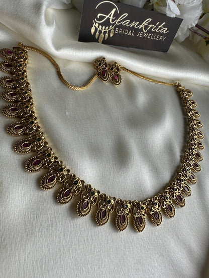 Premium Short Necklace with Kemp Stones