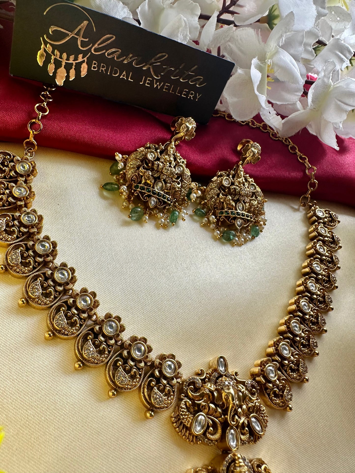 Premium Antique Temple Short Necklace with Pastel Green Beads