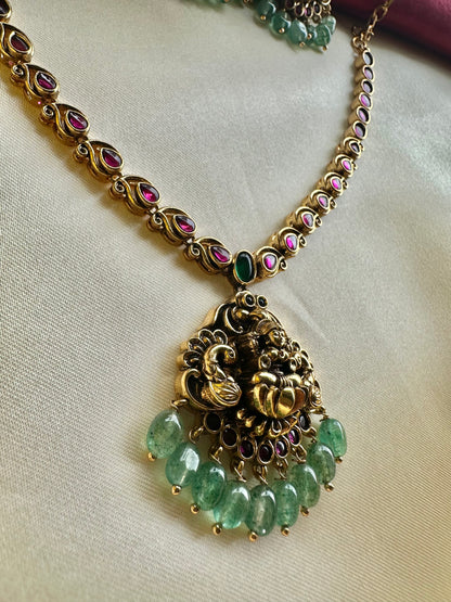 Antique Temple Short Necklace with Kemp & Pastel Green Beads