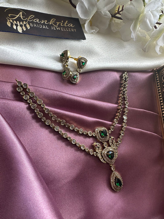Two Layered Victorian Green Short Necklace
