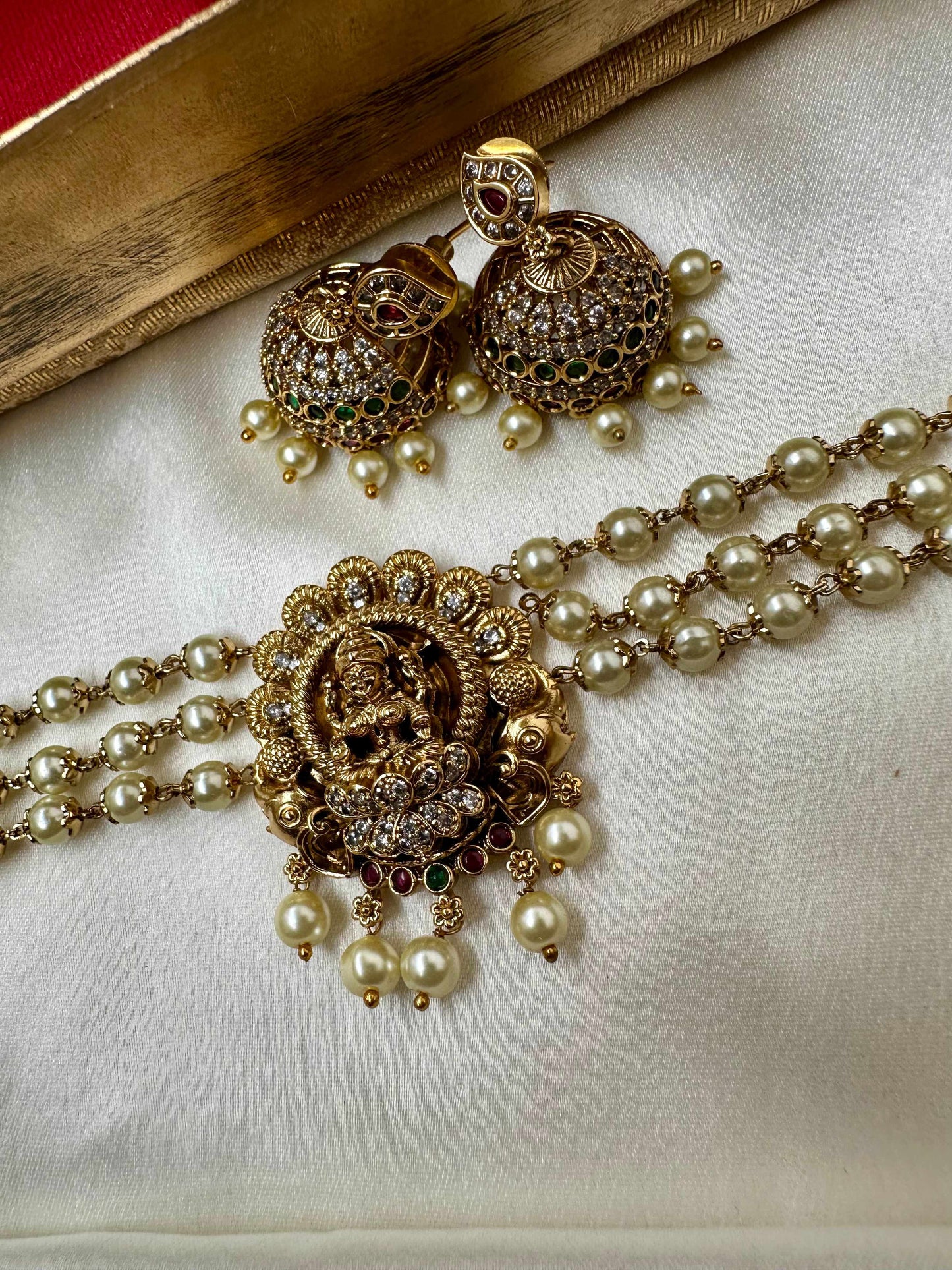 Antique Pearl Beaded Choker