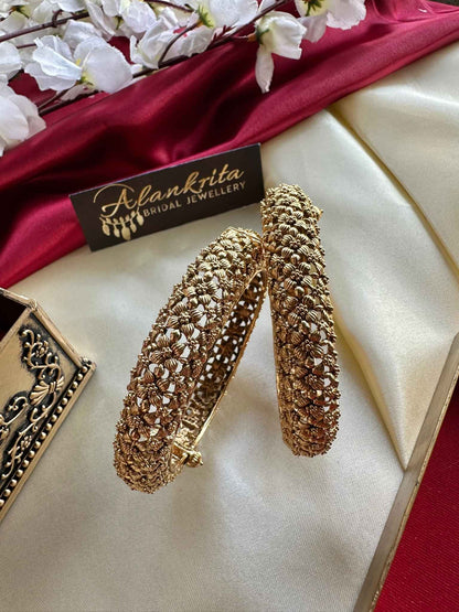 Premium Gold Look Alike Kada Bangles