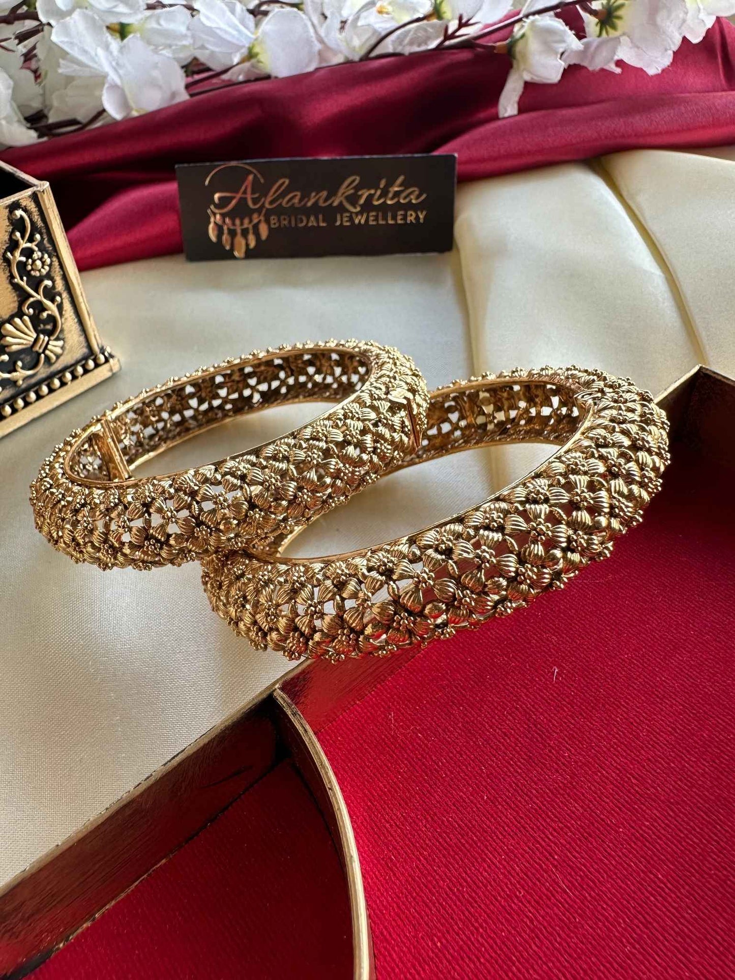 Premium Gold Look Alike Kada Bangles
