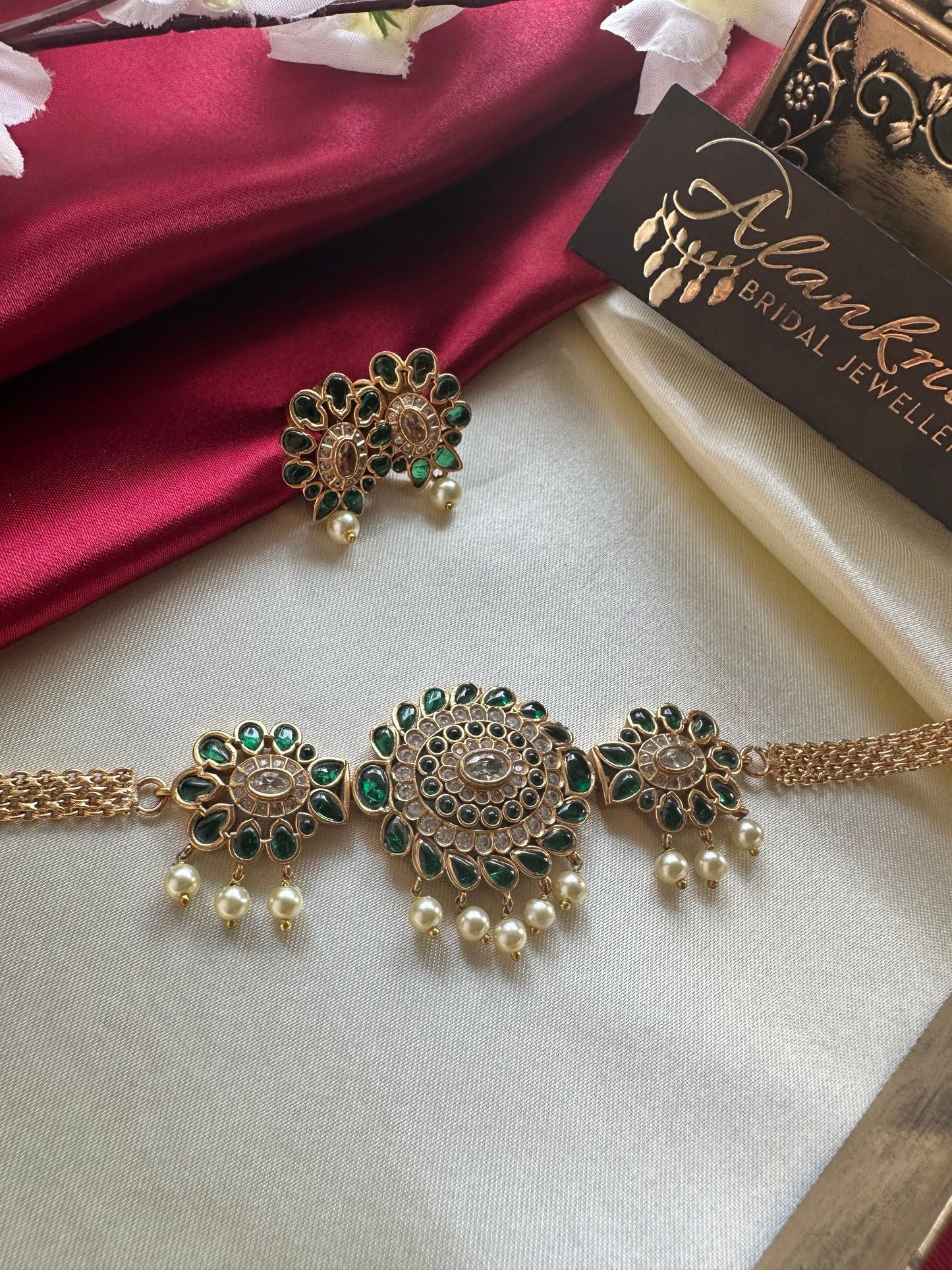 Premium Green Kemp Choker with Pearl Beads