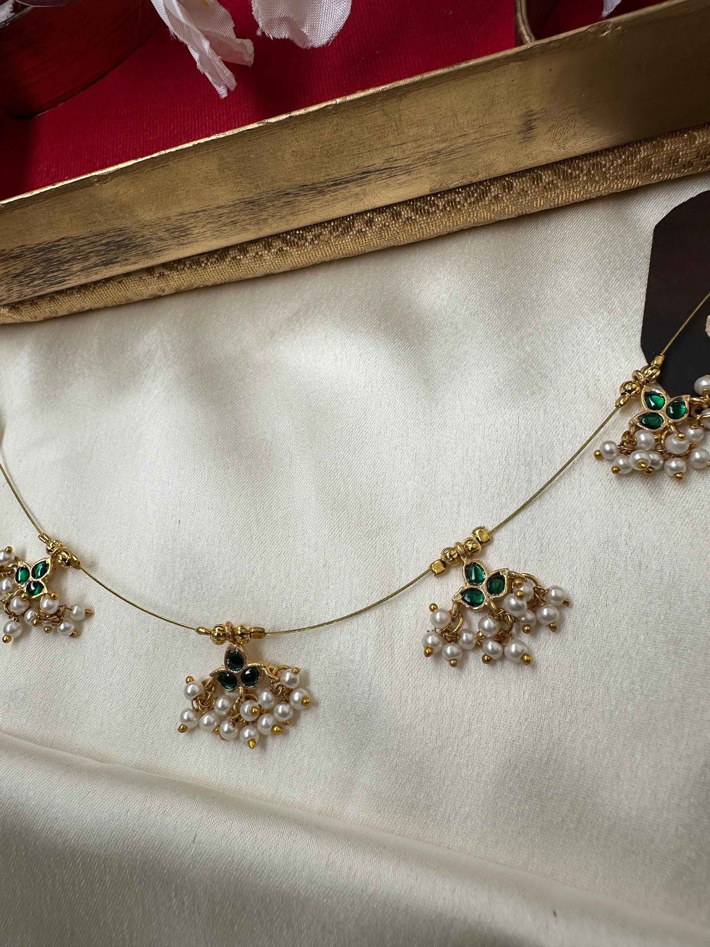 Premium Invisible Necklace with Green Jadau Stones