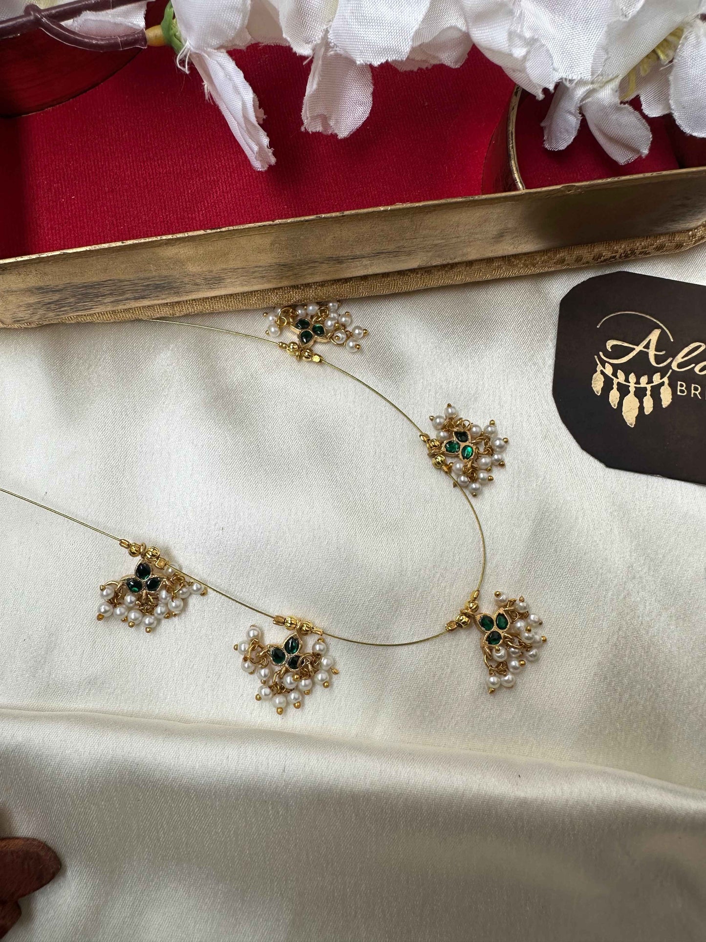 Premium Invisible Necklace with Green Jadau Stones