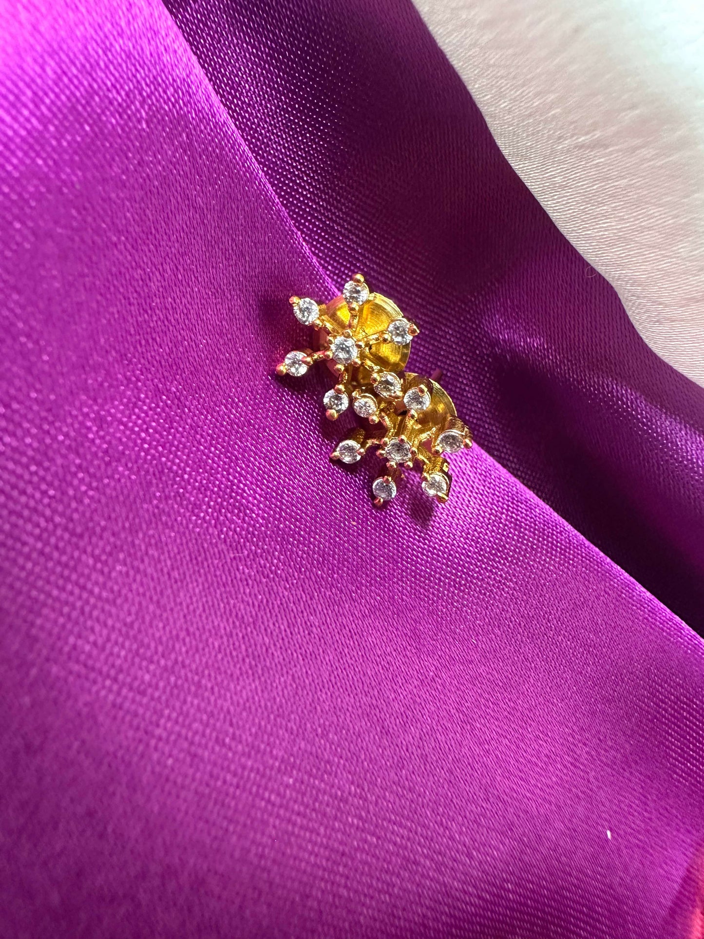 Diamond Inspired Short Necklace